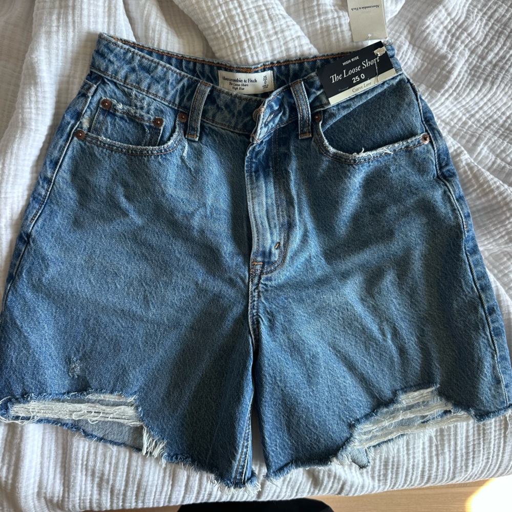 NWT! Abercrombie high waist Shorts